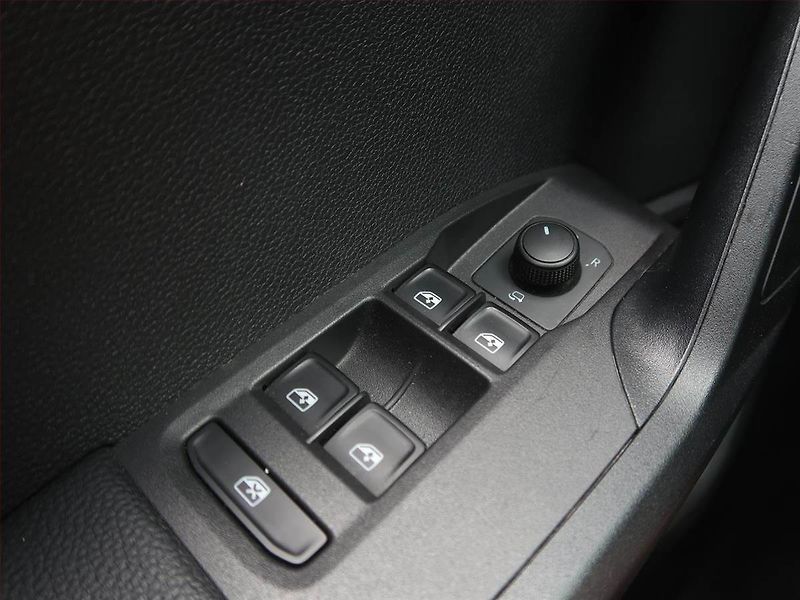 Seat Arona (2019) 1.0 TSI, Tempomat - fotka 17 z 17