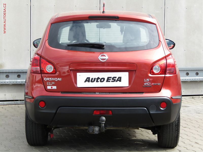 Nissan Qashqai (2007) 1.5 dCi, AC, TZ - fotka 5 z 17