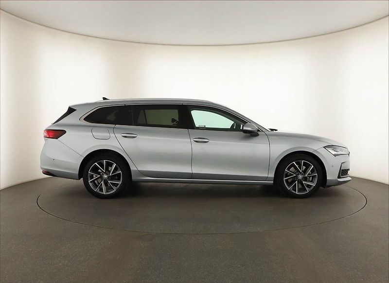 Škoda Superb (2025) 2.0 TDI - fotka 6 z 20