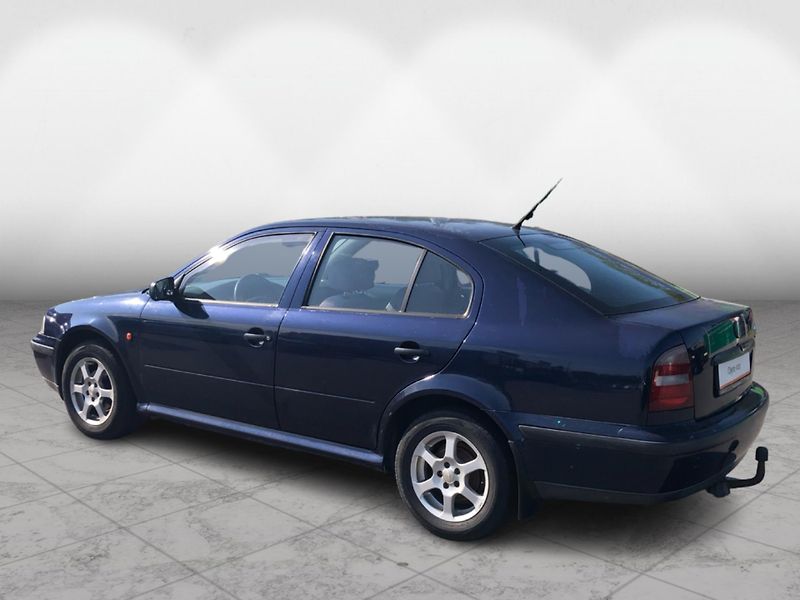 Škoda Octavia A 1.6 MPI - fotka 7 z 27