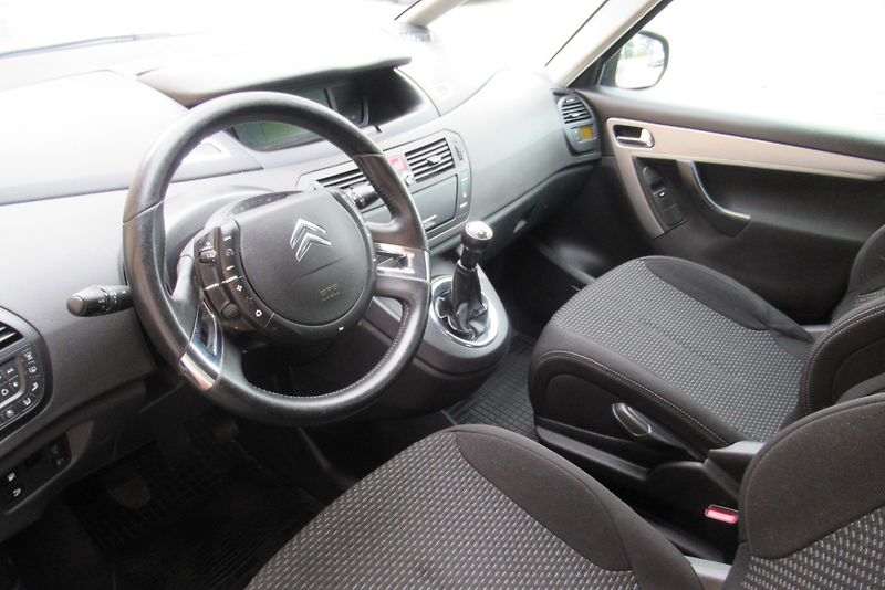 Citroën C4 Picasso 1.6 HDi AUT. KLIMA TAŽNÉ - fotka 13 z 21