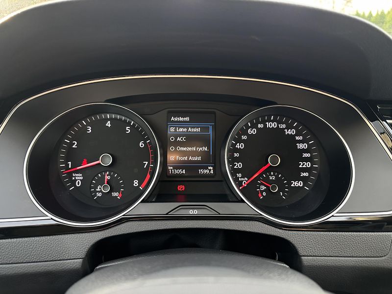Volkswagen Passat (2022) Variant 1,5TSI EVO Business ČR - fotka 11 z 28