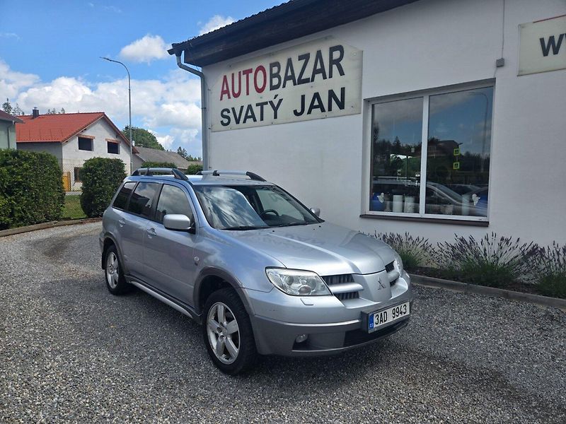 Mitsubishi Outlander (2005) 2.4 i 4x4 - fotka 2 z 28