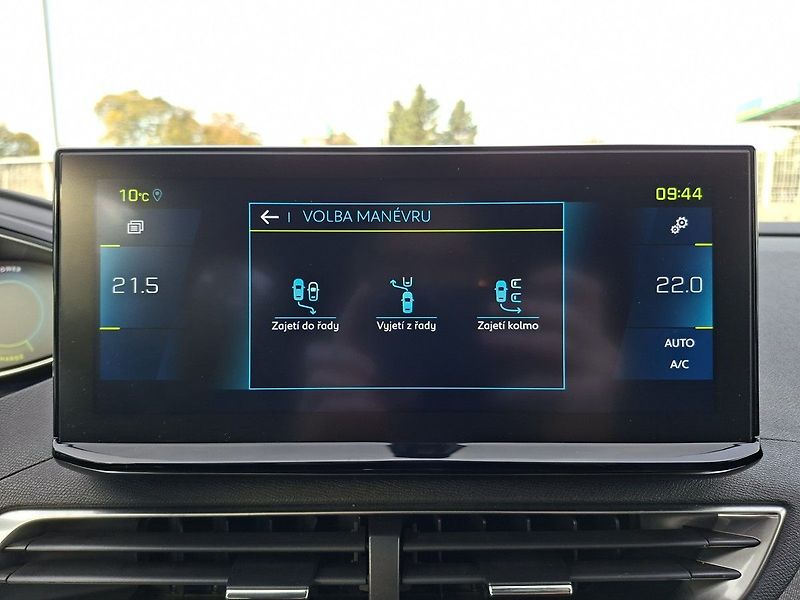 Peugeot 3008 ALLURE PACK HYBRID 225 e-EAT8 - fotka 26 z 31