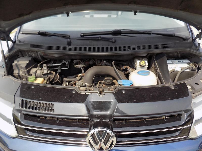 Volkswagen Caravelle 2,0 TDI 103 KW COMFORT NAVI - fotka 39 z 45