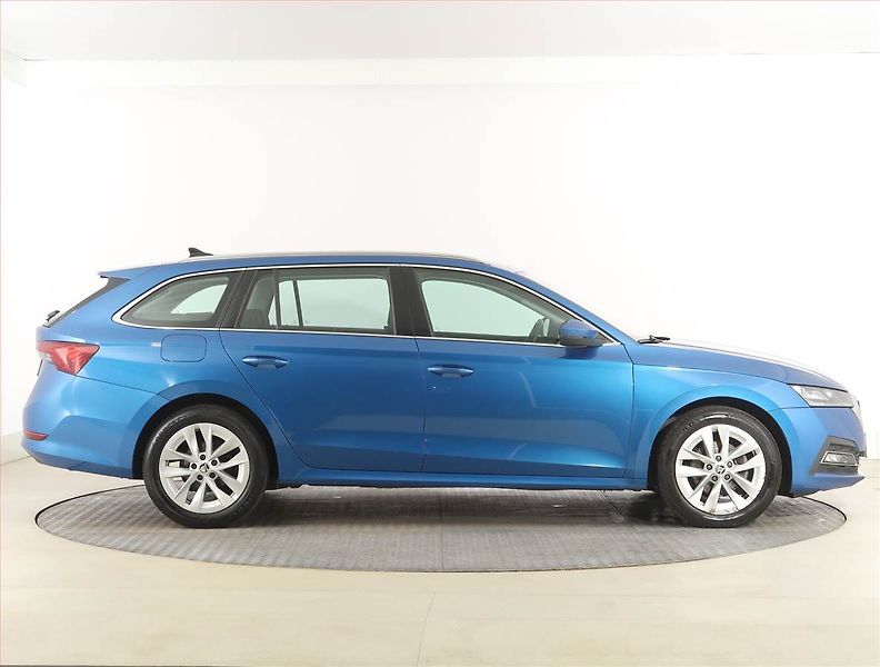 Škoda Octavia (2022) 2.0 TDI, Automat, ČR,1.maj - fotka 6 z 29