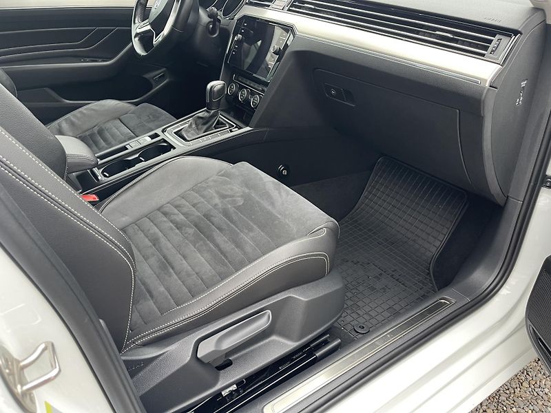 Volkswagen Passat 2.0TDi DSG 4x4 ELEGANCE-DPH-ČR - fotka 30 z 46