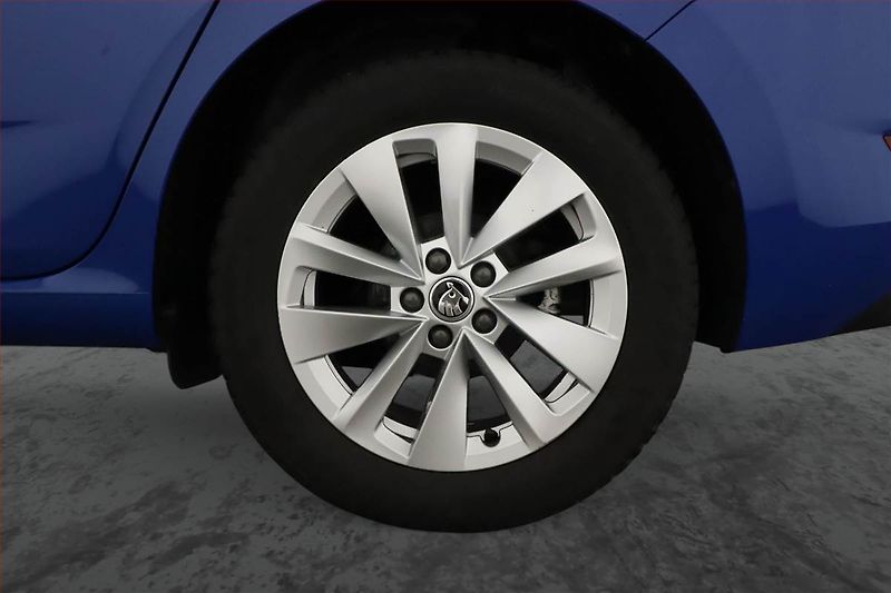 Škoda Scala (2023) Style 1.0 TSI, Automat, ČR - fotka 12 z 21