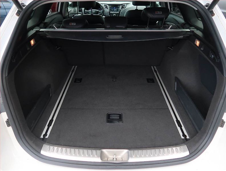 Hyundai i40 (2016) Premium 1.7 CRDi, Kůže, Navi - fotka 13 z 15