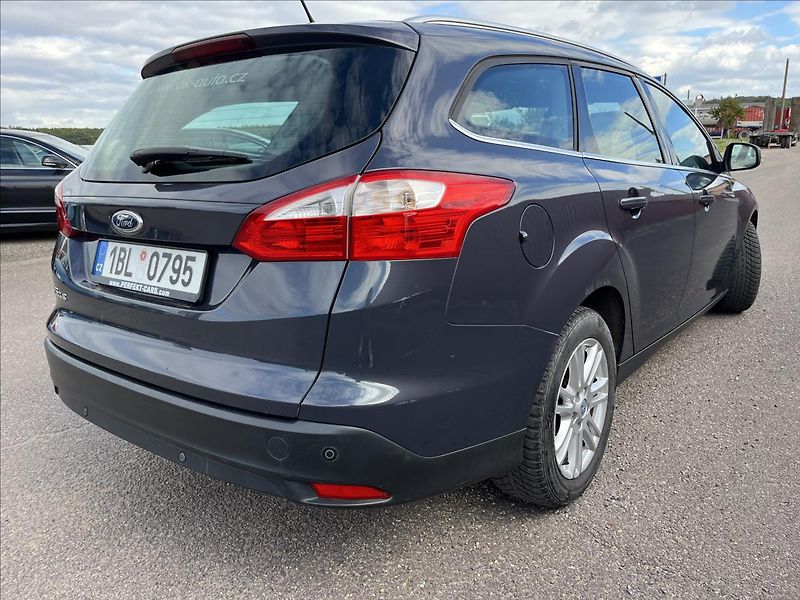 Ford Focus 1,6 TDCi KLIMA ROZVODY SERVIS - fotka 37 z 38