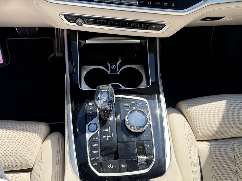 BMW X7 M50d INDIVIDUAL 7 MIST  - fotka 24 z 29