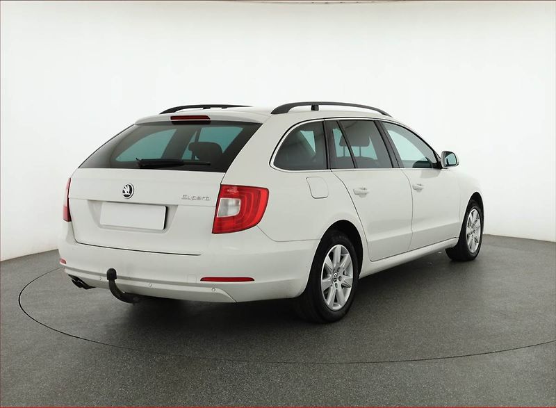 Škoda Superb (2012) 2.0 TDI, Serv.kniha, Xenony - fotka 5 z 16