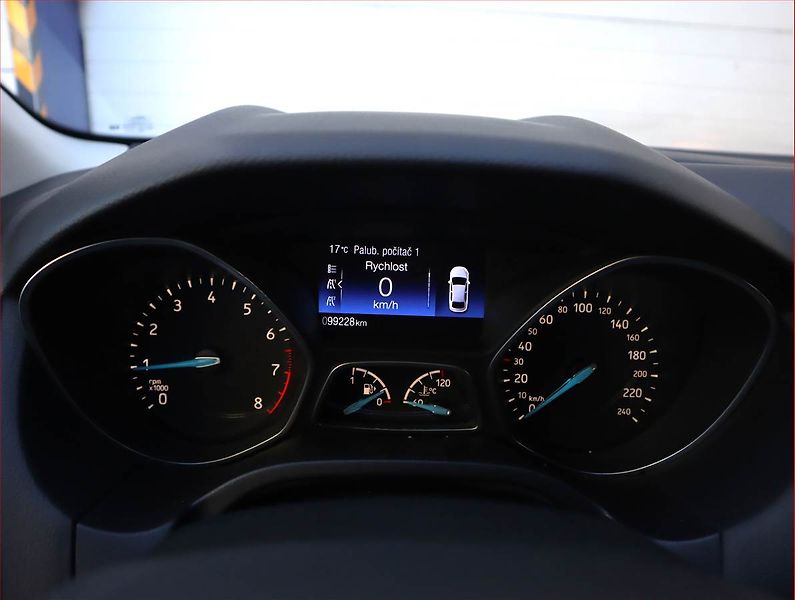 Ford Focus (2016) 1.0 EcoBoost, Serv.kniha - fotka 11 z 16