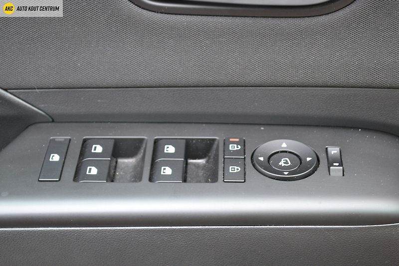 Hyundai Kona 1,6 T-GDI 2WD DCT SMART TECHNO - fotka 40 z 50