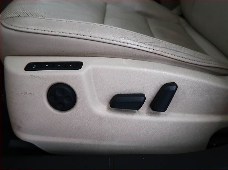 Škoda Superb (2013) Elegance 2.0 TDI, 4X4 - fotka 17 z 21
