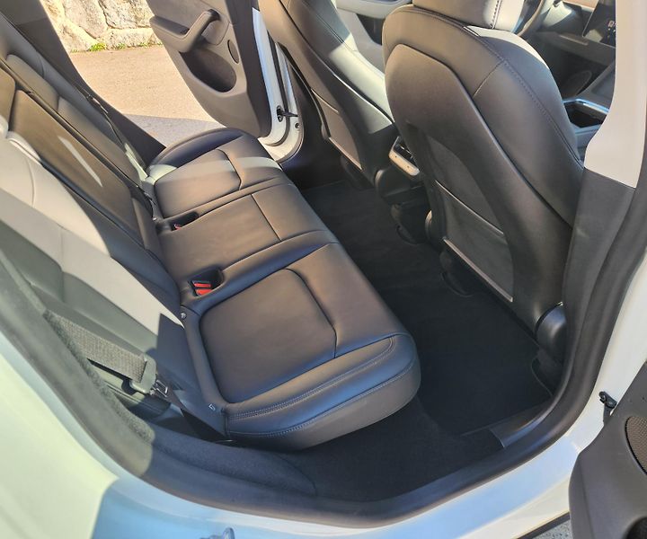 Tesla Model Y (2022)  534KW*78,8KWh*PERFORMANCE* - fotka 14 z 44