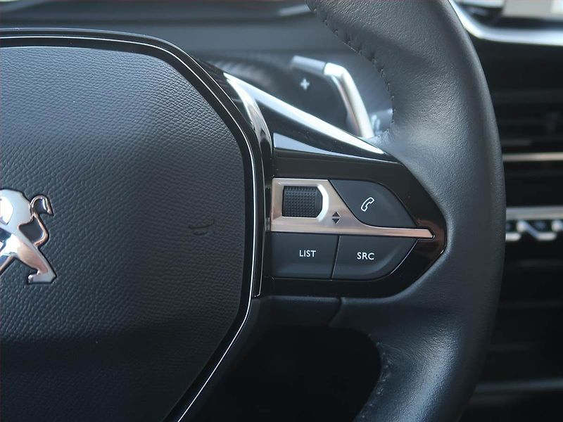 Peugeot 2008 (2021) Active Pack 1.2 PureTech - fotka 19 z 20