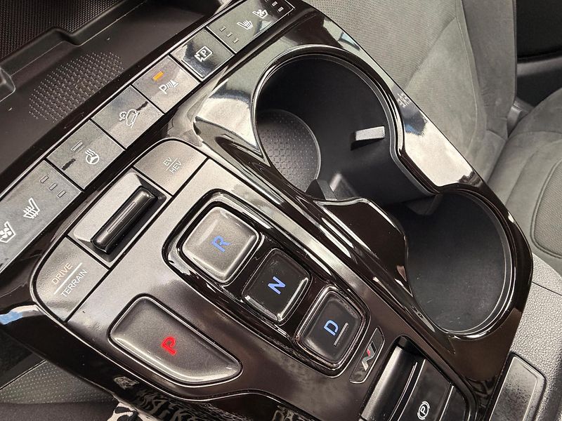 Hyundai Tucson 1.6-HYBRID-PREMIUM-N-LINE - fotka 33 z 41