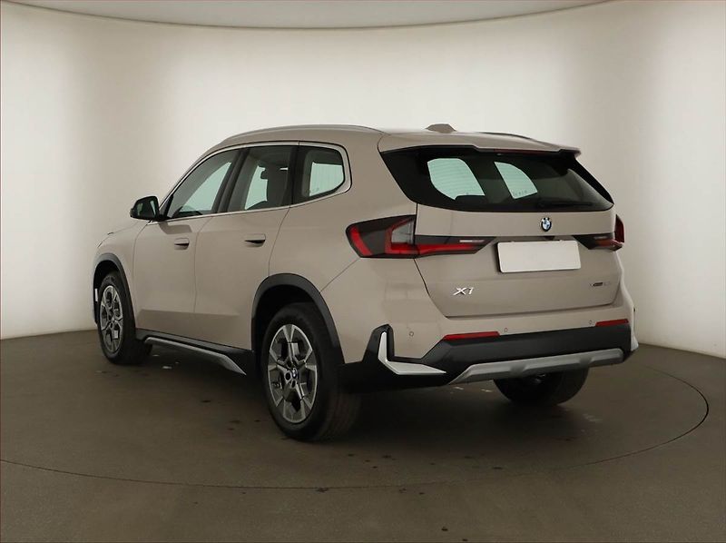 BMW X1 (2026) xDrive20d - fotka 4 z 21