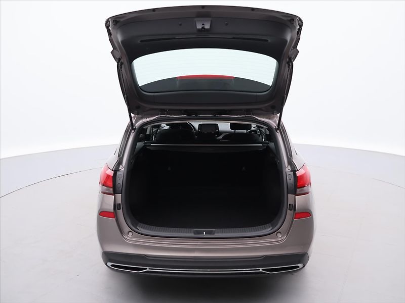 Hyundai i30 1,0 T-GDI 88kW Comfort CZ - fotka 9 z 33