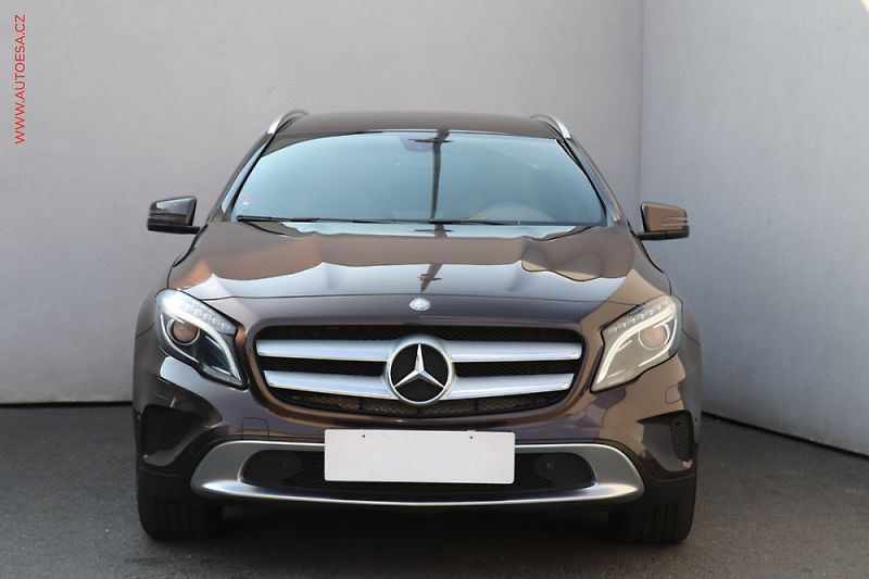 Mercedes-Benz GLA (2014) 2.2CDi, 2.maj,ČR - fotka 2 z 3
