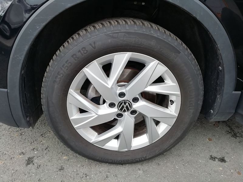 Volkswagen Tiguan Allspace 1,5 TSI DSG Life 110 kW - fotka 22 z 23
