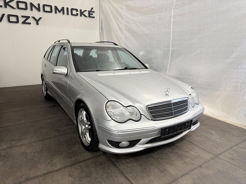 Mercedes-Benz Třídy C (2002) 32 AMG, UNIKÁTNÍ YOUNGTIMER!! - fotka 5 z 45