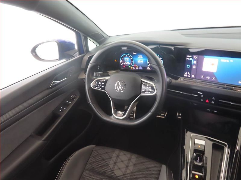 Volkswagen Golf (2023) R-Line 1.5 TSI - fotka 7 z 14