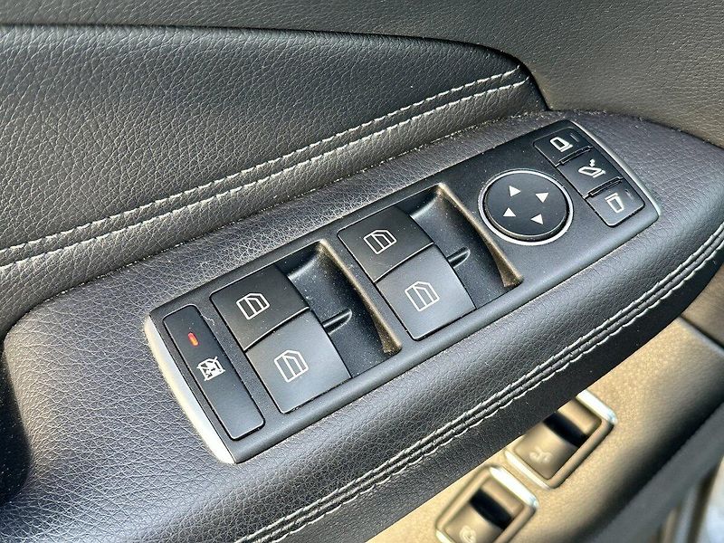 Mercedes-Benz GLE (2018) 400 4MATIC - fotka 18 z 32