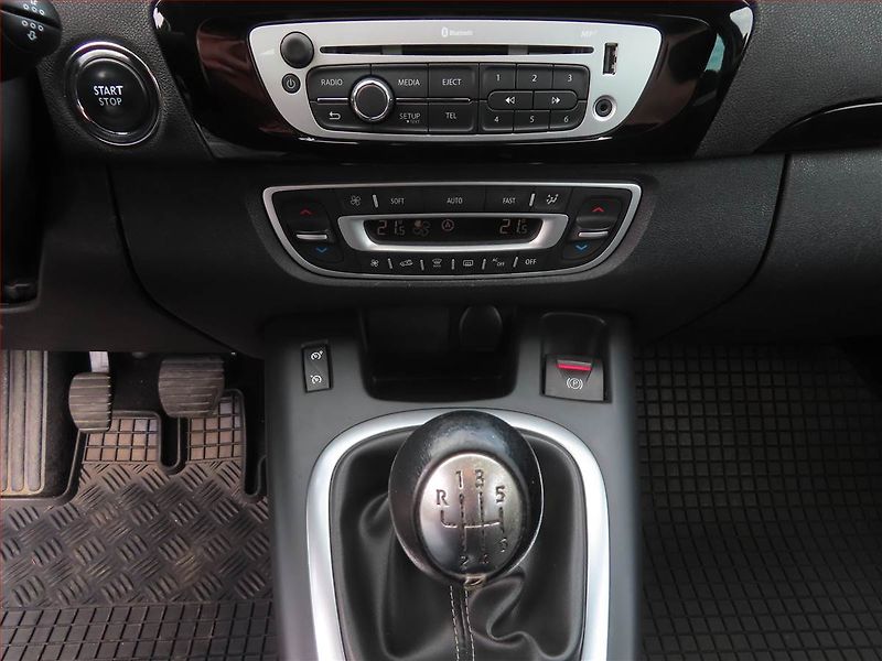 Renault Grand Scénic (2013) 1.2 TCe, Serv.kniha, Navi - fotka 15 z 22