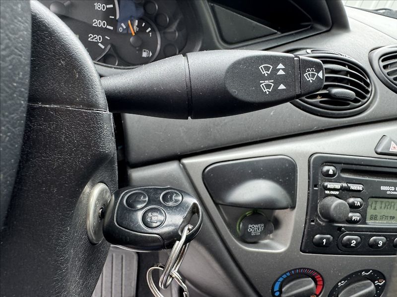 Ford Focus 1,6 i 16V 74kW 1.maj. původ ČR - fotka 30 z 45