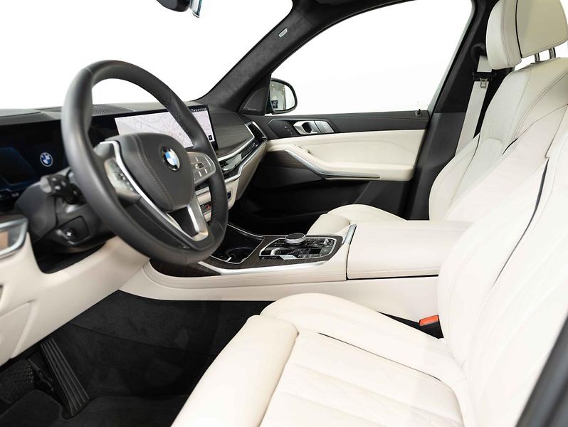 BMW X7 xDrive40i - fotka 11 z 25