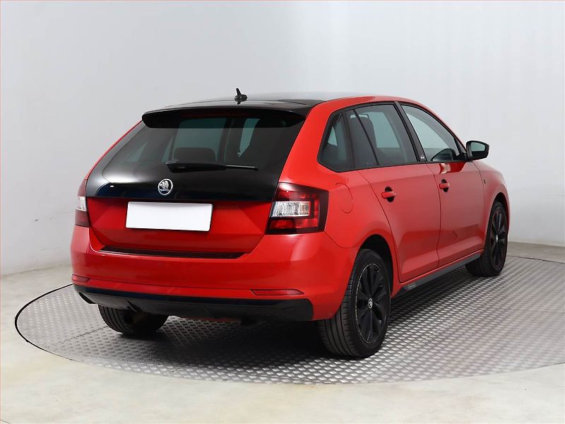 Škoda Rapid (2015) Spaceback 1.2 TSI, Xenony - fotka 5 z 15