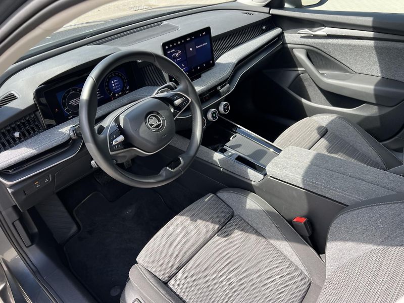 Škoda Superb 2.0 TDi Selection ČR - fotka 9 z 20