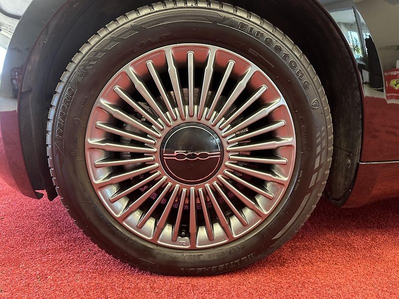 Fiat 500e (2023) 500E 3+1*42kwh*KAMERA*DPH - fotka 14 z 18