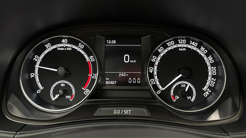 Škoda Fabia 1.0 TSI Ambition Combi - fotka 10 z 25