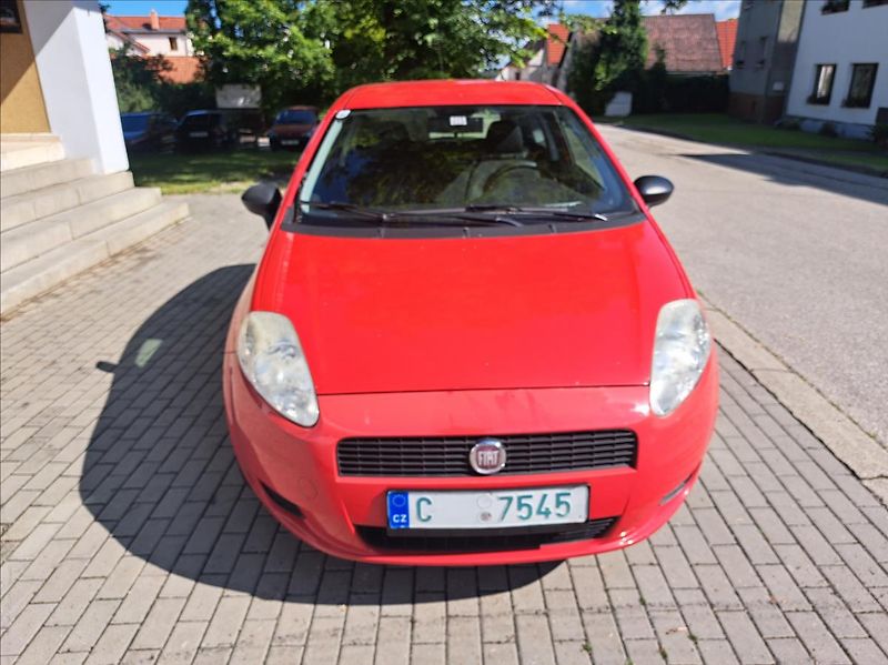 Fiat Punto 1,2 i - fotka 2 z 32