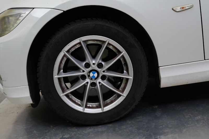 BMW Řada 3 - fotka 10 z 23