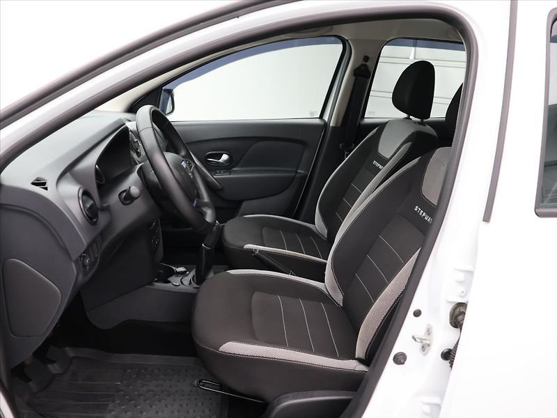 Dacia Sandero 1,0 TCe LPG Stepway Open CZ - fotka 11 z 33