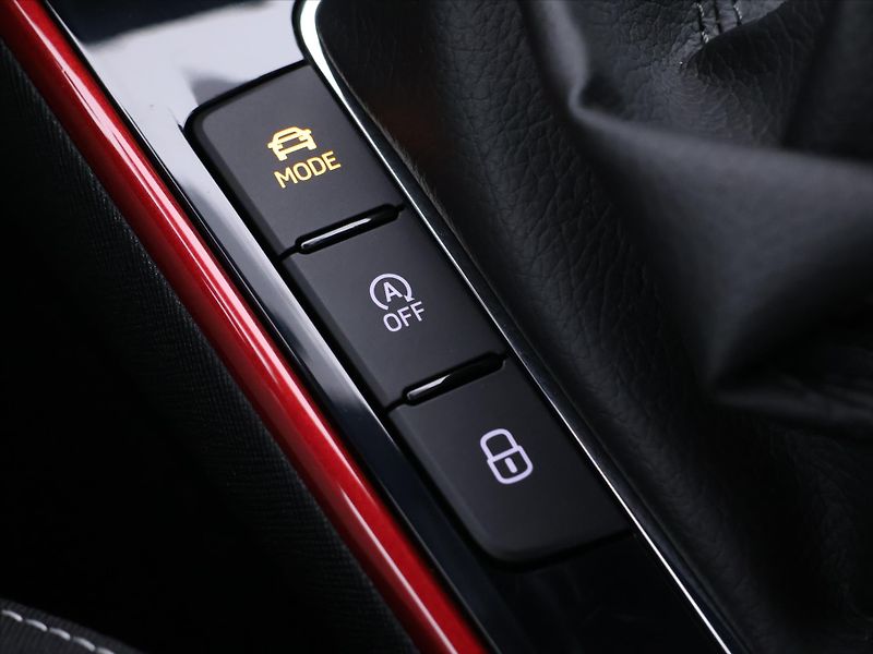 Škoda Fabia 1,0 TSI DSG Monte Carlo 1.maj - fotka 34 z 45