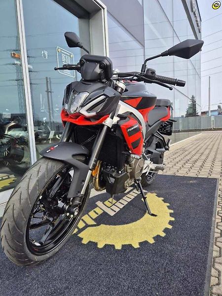 Aprilia (2026) Tuono 457 E5+ - fotka 31 z 38