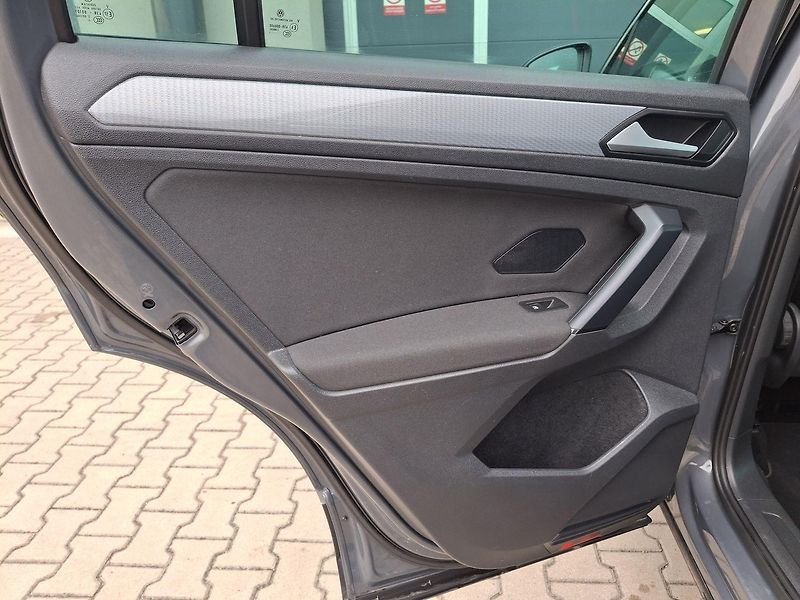 Volkswagen Tiguan (2021) 1.5 TSI Life Business, ZÁRUKA - fotka 30 z 34