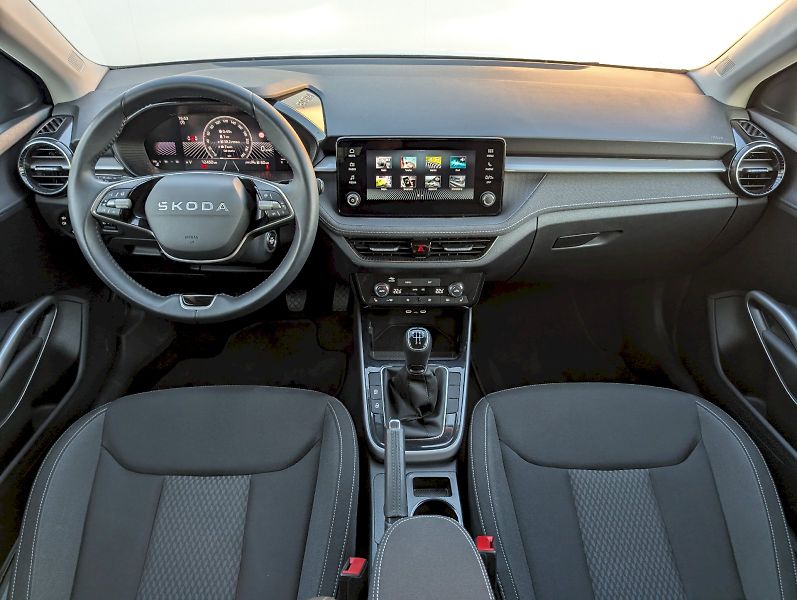 Škoda Fabia (2024) 1.0 TSI / 70 kW Top Selection - fotka 5 z 30