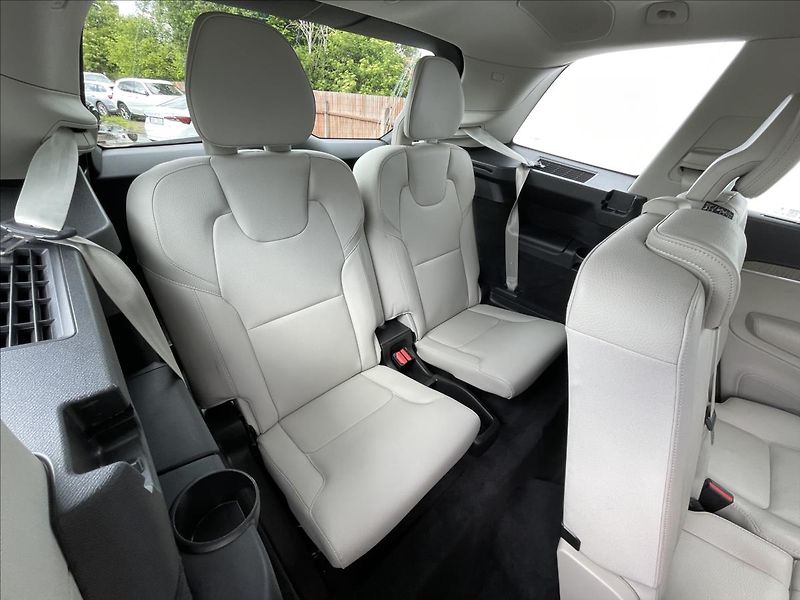 Volvo XC90 2,0 B5 AWD Plus Bright WEBA+TZ - fotka 17 z 25