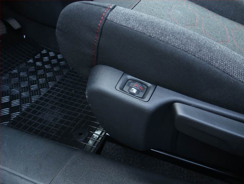 Citroën C3 (2019) 1.2 PureTech, ČR,1.maj - fotka 20 z 22