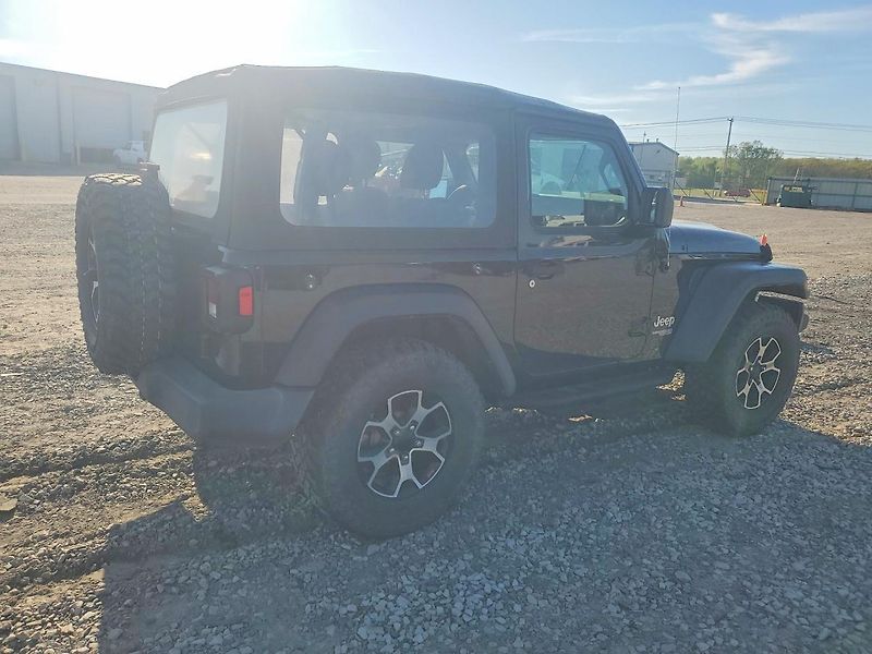 Jeep Wrangler (2020) Auto na cestě - fotka 3 z 11