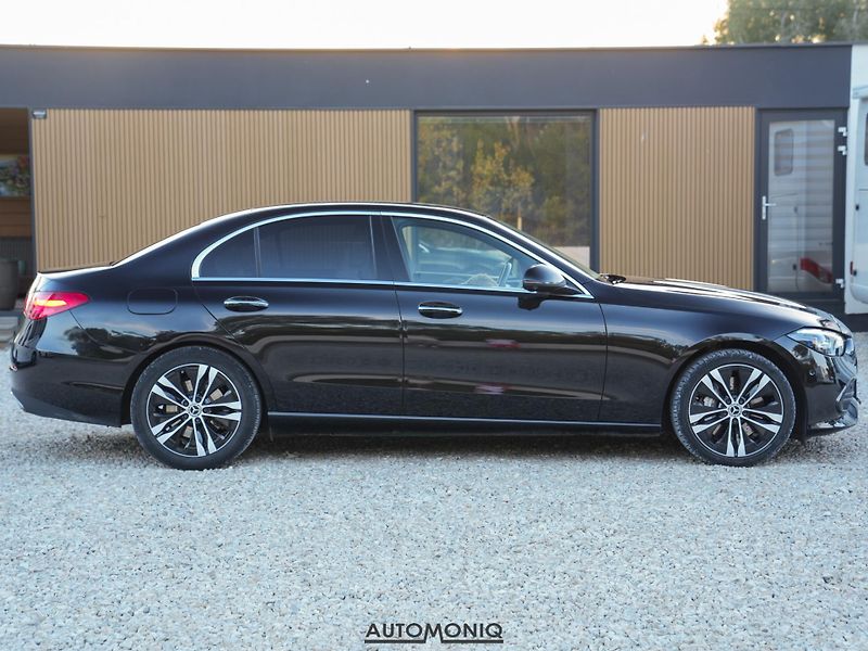 Mercedes-Benz Třídy C (2023) C 300 E Digital Light, Keyless - fotka 18 z 22