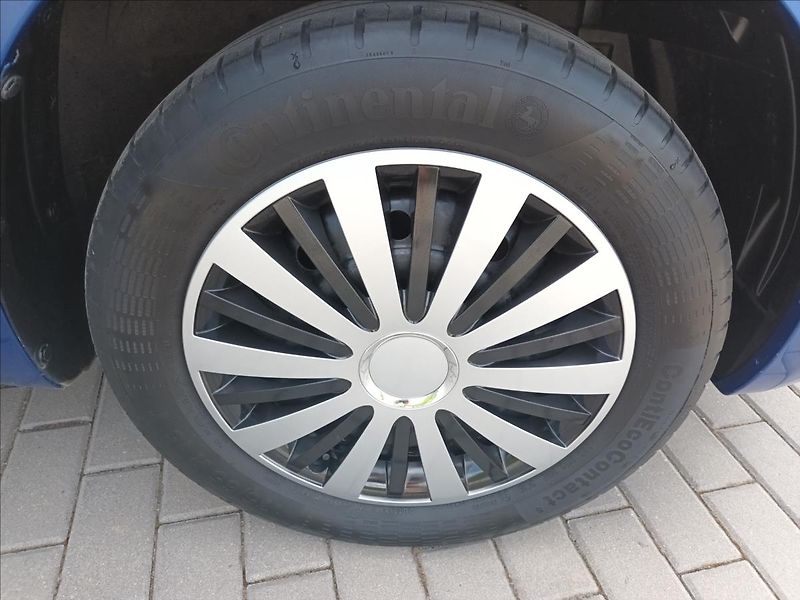 Suzuki Swift 1,2 i,4x4,VÝHŘEV,SERVIS,KOLA, - fotka 24 z 44