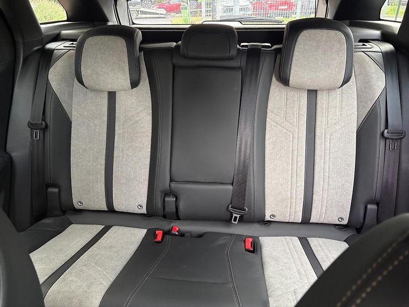 Peugeot 3008 (2021) 4x4 GT HYBRID 300k e-EAT8   - fotka 10 z 12