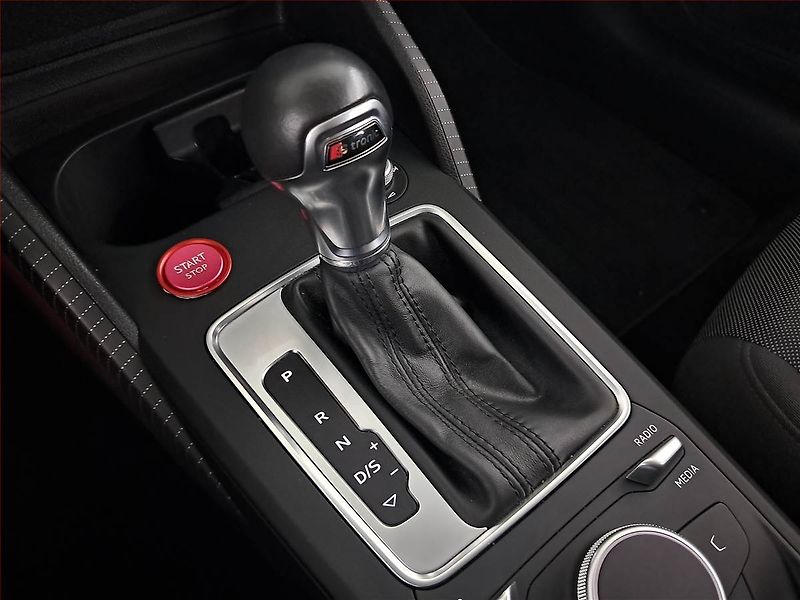 Audi Q2 (2018) sport 2.0 TFSI - fotka 12 z 19